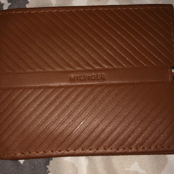 Men’s genuine leather Tommy Hilfiger wallet. - Picture 1 of 5